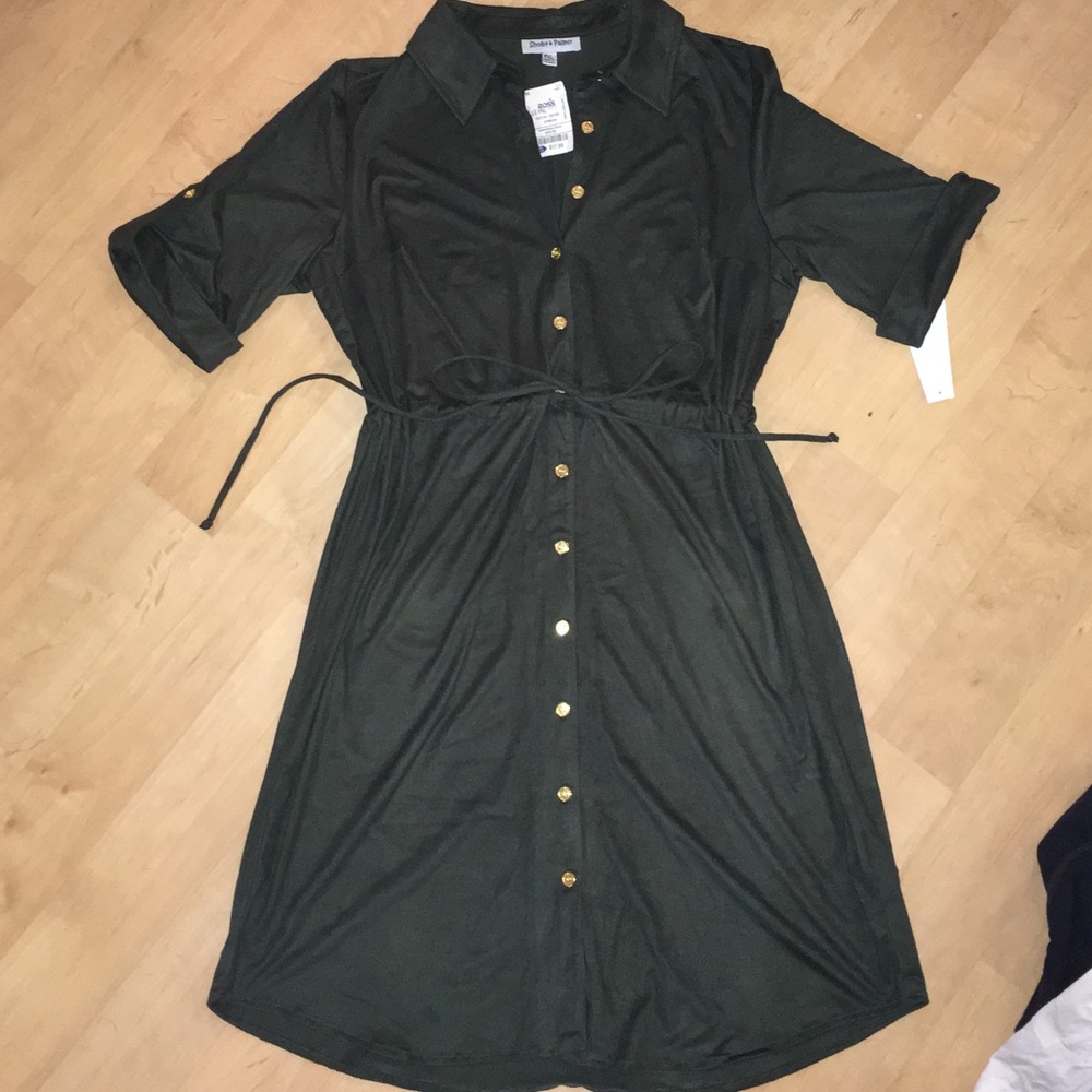 Green 3/4 sleeve dress